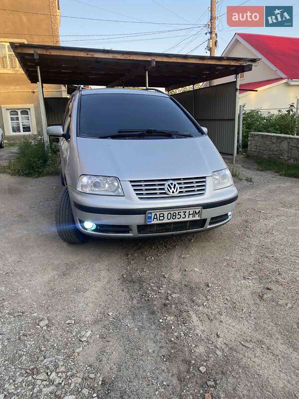 Минивэн Volkswagen Sharan 2000 в Могилев-Подольске