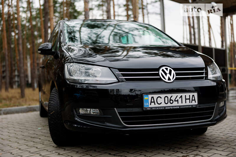 Мінівен Volkswagen Sharan 2010 в Києві