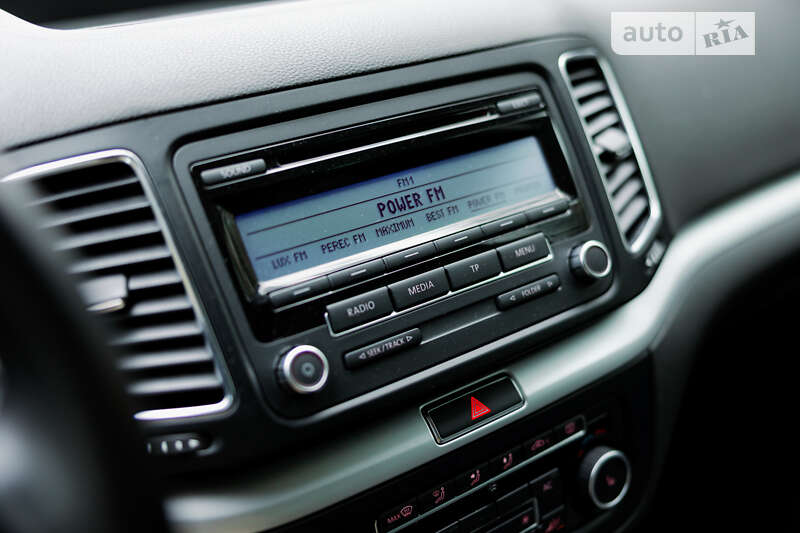 Мінівен Volkswagen Sharan 2010 в Києві