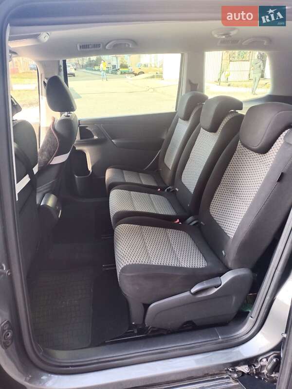 Минивэн Volkswagen Sharan 2011 в Долинской