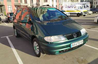 Минивэн Volkswagen Sharan 1998 в Киеве