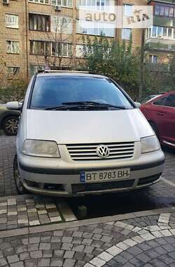 Минивэн Volkswagen Sharan 2001 в Ирпене