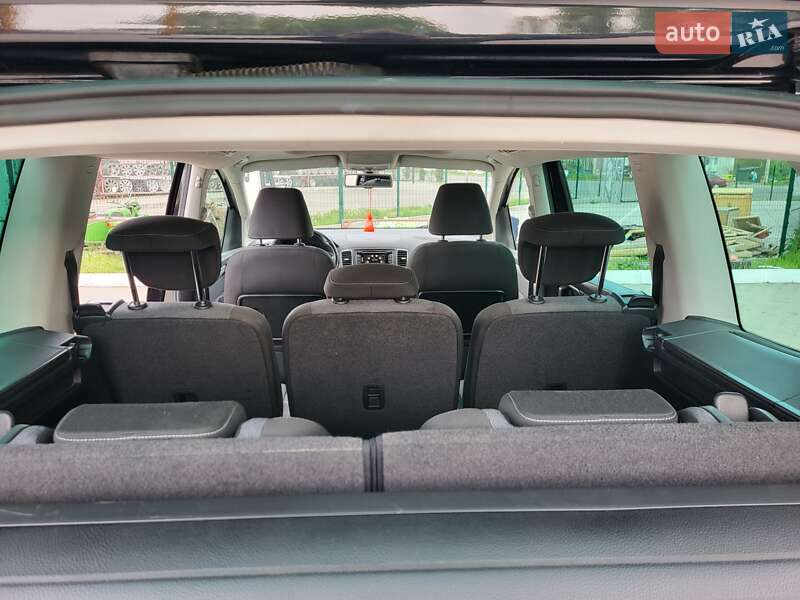 Минивэн Volkswagen Sharan 2012 в Хмельницком