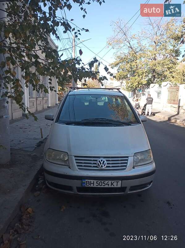 Минивэн Volkswagen Sharan 2000 в 