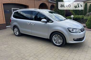 Минивэн Volkswagen Sharan 2015 в Житомире