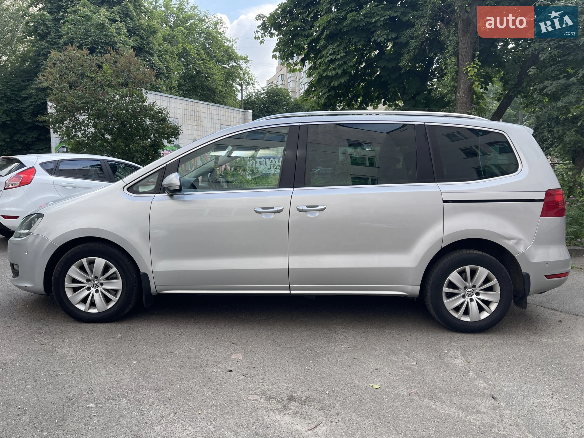 2011 Volkswagen Sharan - мініатюра 2