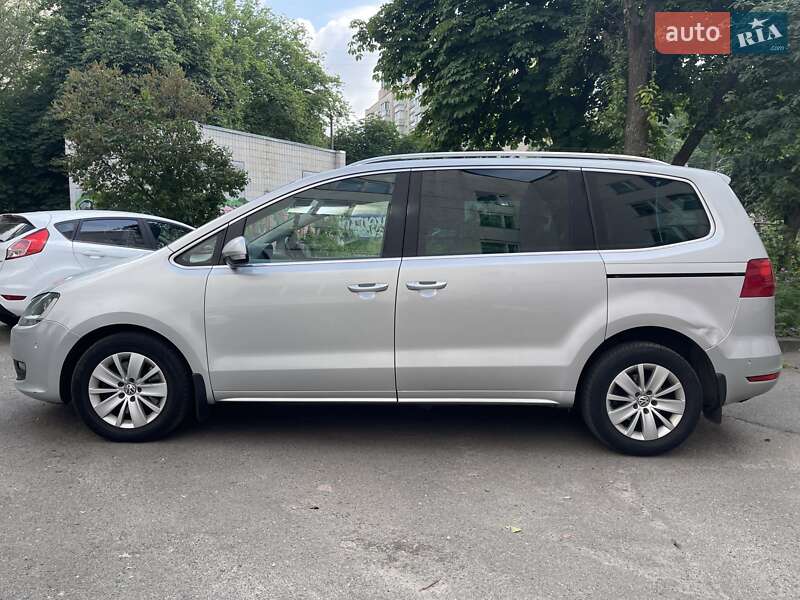 Мінівен Volkswagen Sharan 2011 в Києві
