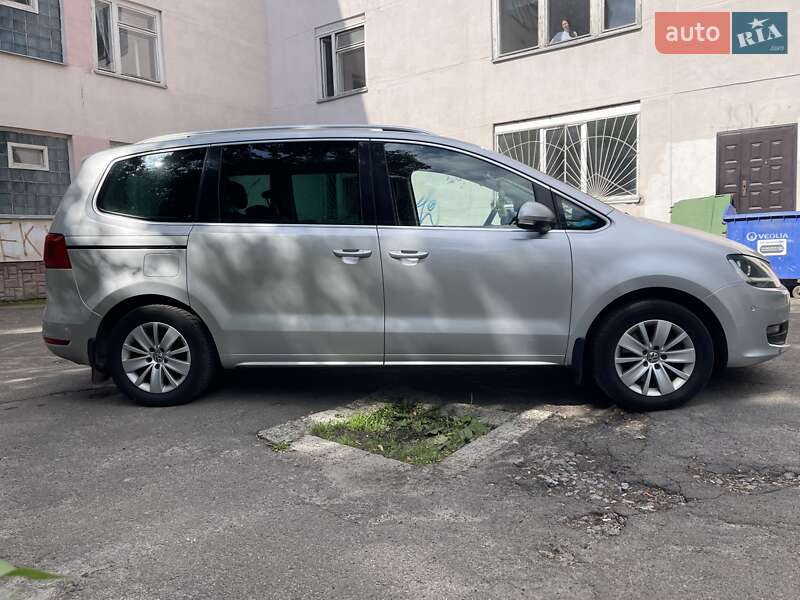 Мінівен Volkswagen Sharan 2011 в Києві