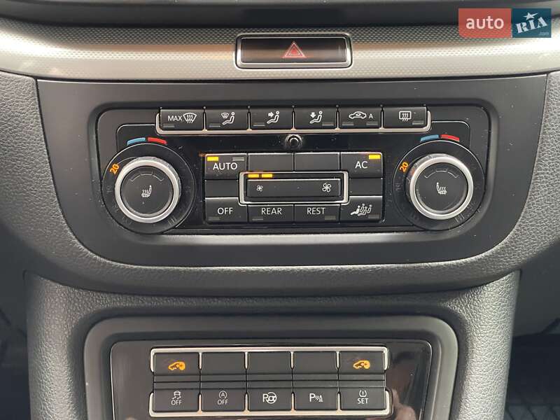 Мінівен Volkswagen Sharan 2011 в Києві