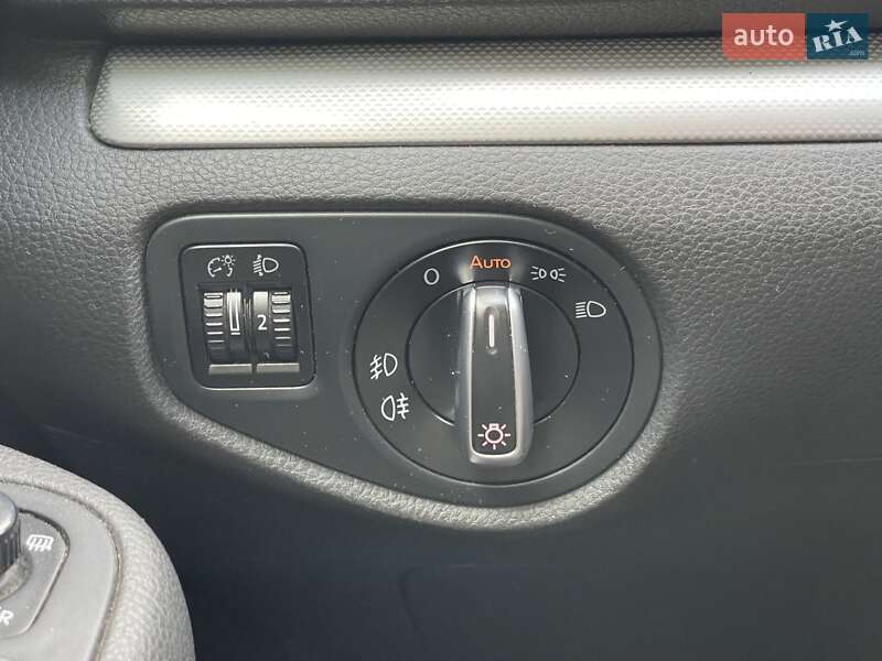 Мінівен Volkswagen Sharan 2011 в Києві