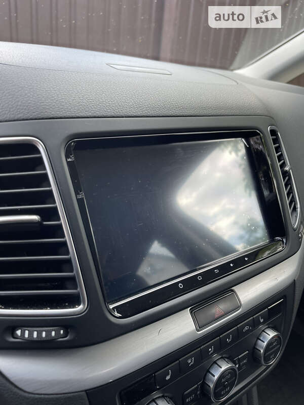 Минивэн Volkswagen Sharan 2015 в Киеве фото 24 Минивэн Volkswagen Sharan 2015 в Киеве