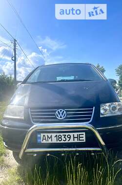 Минивэн Volkswagen Sharan 2005 в Житомире