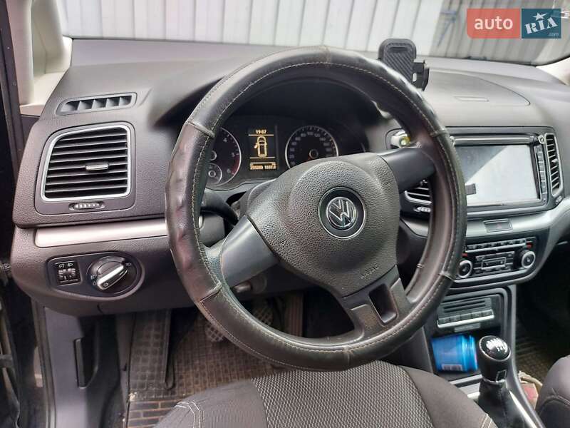 Минивэн Volkswagen Sharan 2012 в Житомире