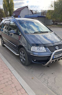 Минивэн Volkswagen Sharan 2006 в Могилев-Подольске