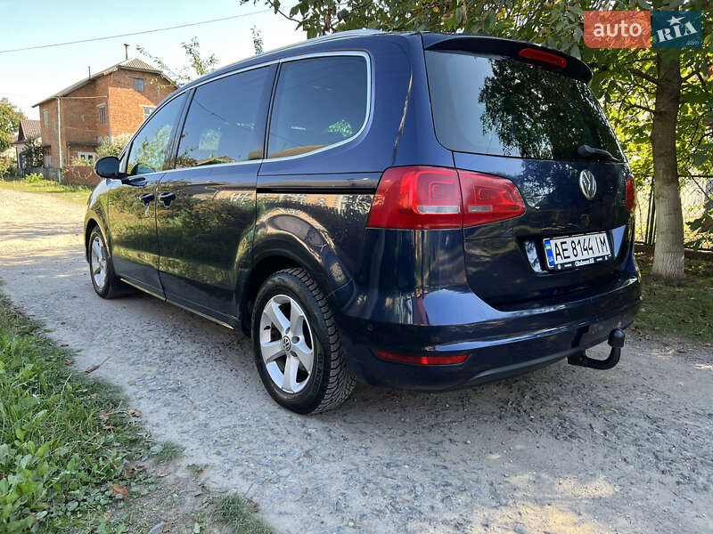 Минивэн Volkswagen Sharan 2011 в Каменском