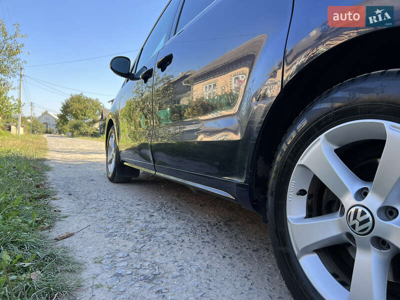 Минивэн Volkswagen Sharan 2011 в Каменском
