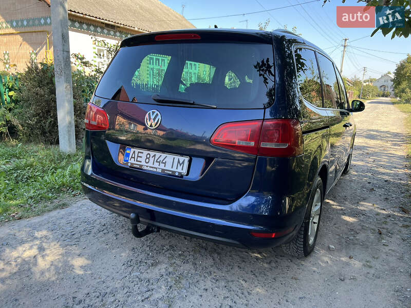 Минивэн Volkswagen Sharan 2011 в Каменском