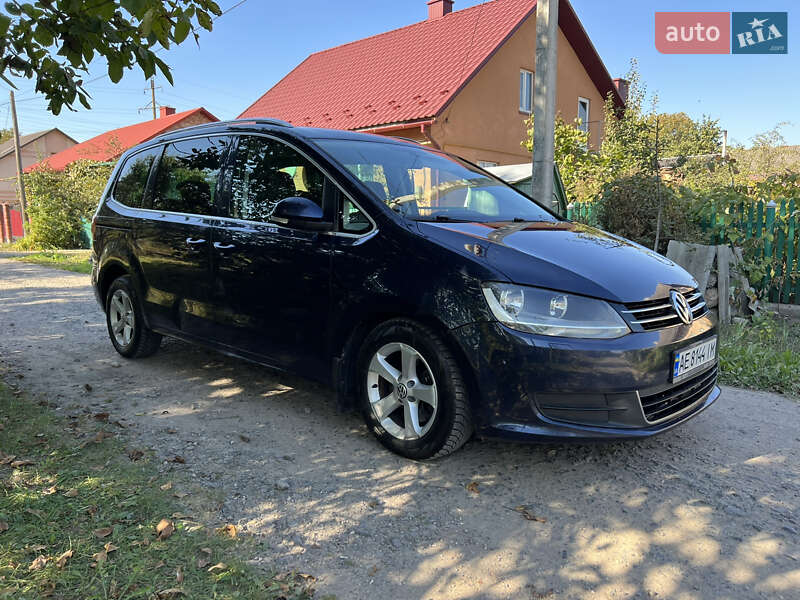 Минивэн Volkswagen Sharan 2011 в Каменском