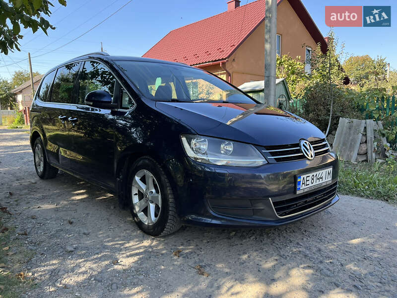 Минивэн Volkswagen Sharan 2011 в Каменском