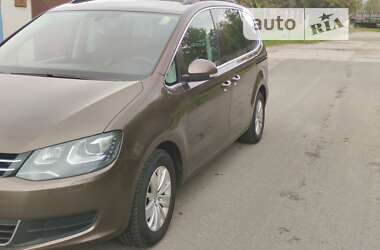 Минивэн Volkswagen Sharan 2012 в Тячеве