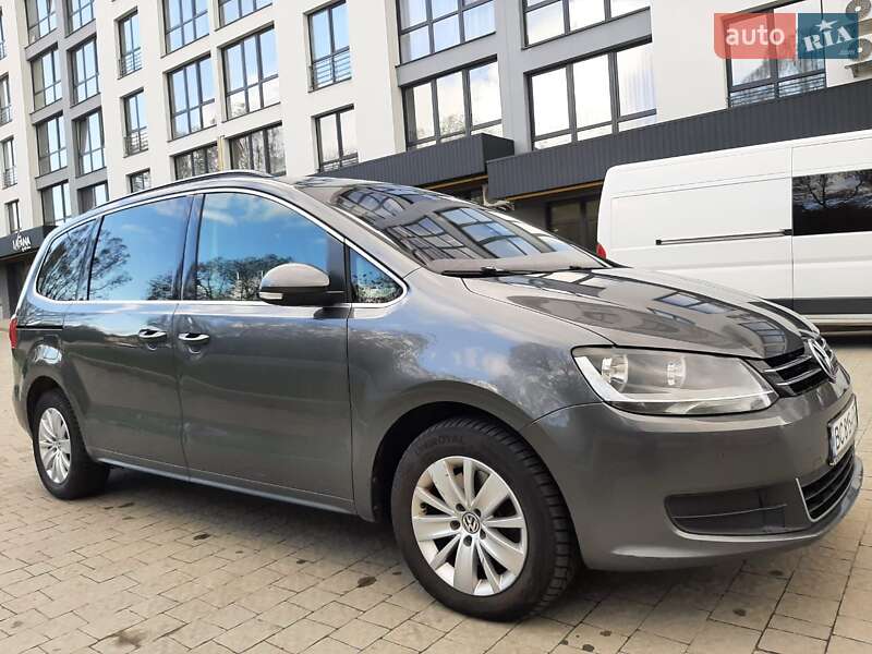 Мінівен Volkswagen Sharan 2012 в Новояворівську