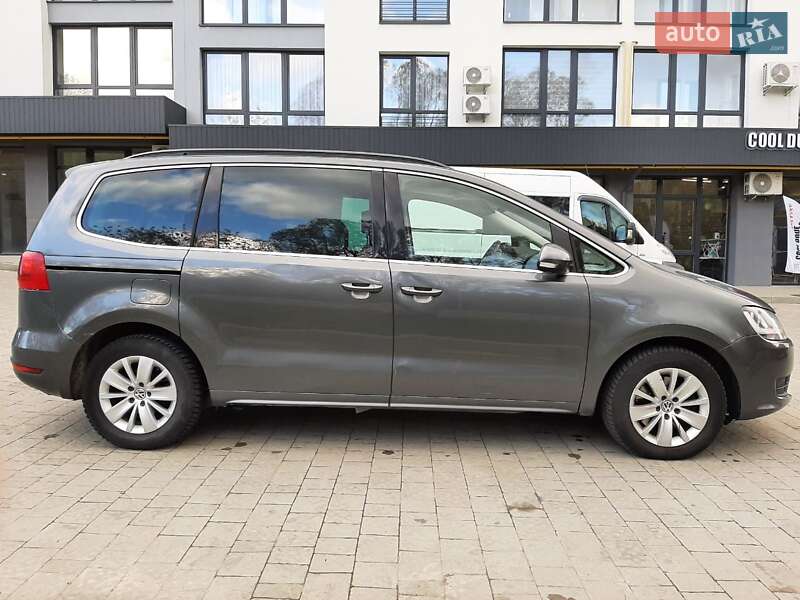 Мінівен Volkswagen Sharan 2012 в Новояворівську