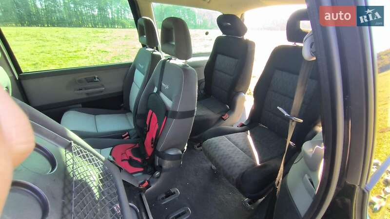 Минивэн Volkswagen Sharan 2006 в Хусте