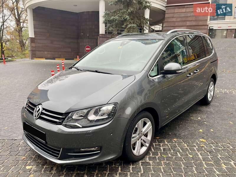 Минивэн Volkswagen Sharan 2013 в Киеве