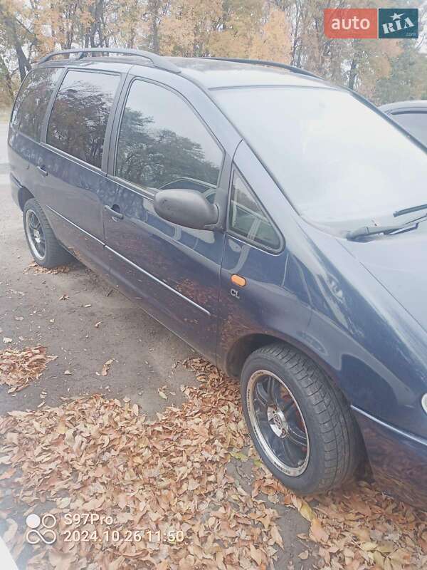Минивэн Volkswagen Sharan 1996 в Сумах
