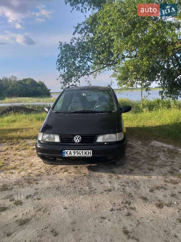 Мінівен Volkswagen Sharan 1996 в Калинівці