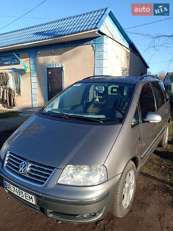 Минивэн Volkswagen Sharan 2008 в Березнеговатом