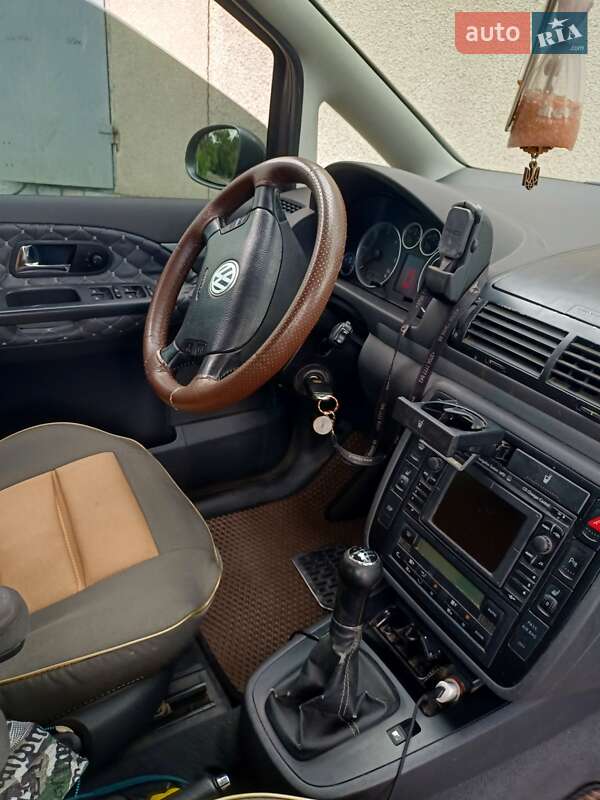 Минивэн Volkswagen Sharan 2008 в Березнеговатом