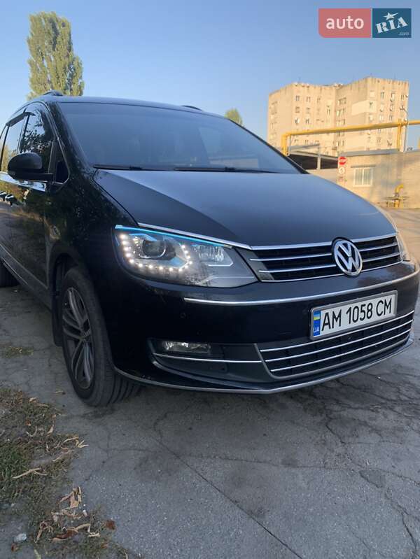 Минивэн Volkswagen Sharan 2012 в Житомире