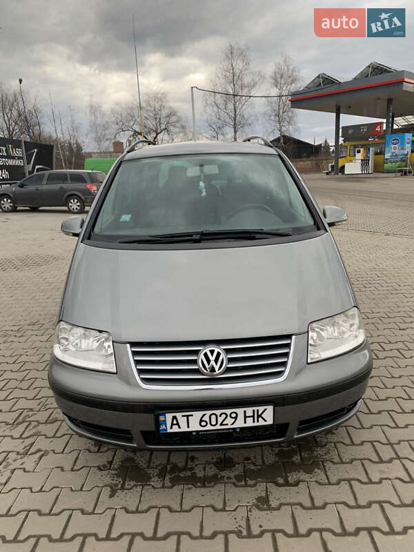 Минивэн Volkswagen Sharan 2004 в Коломые