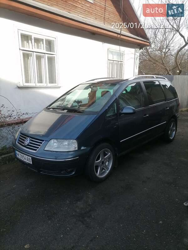 Минивэн Volkswagen Sharan 2004 в 