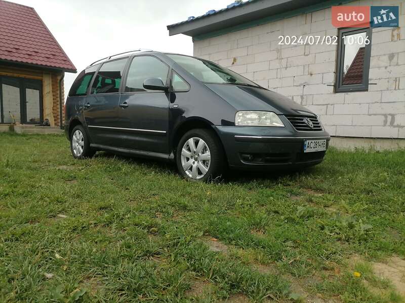 Мінівен Volkswagen Sharan 2004 в Дубні