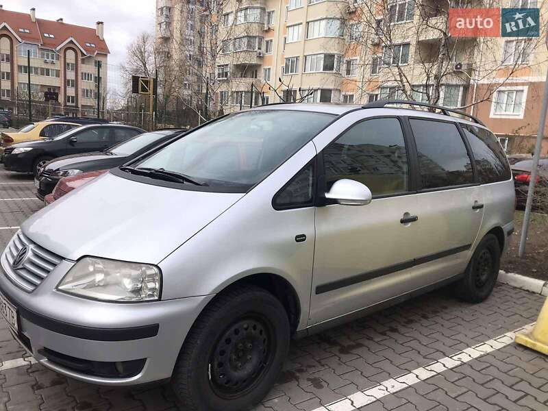 Минивэн Volkswagen Sharan 2005 в Киеве
