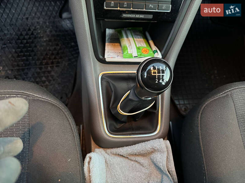 Мінівен Volkswagen Sharan 2014 в Радомишлі