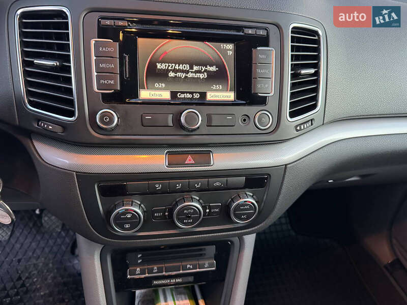 Мінівен Volkswagen Sharan 2014 в Радомишлі