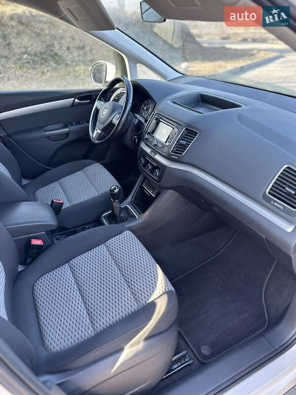 Мінівен Volkswagen Sharan 2013 в Луцьку