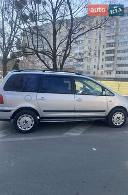 Минивэн Volkswagen Sharan 2001 в Киеве