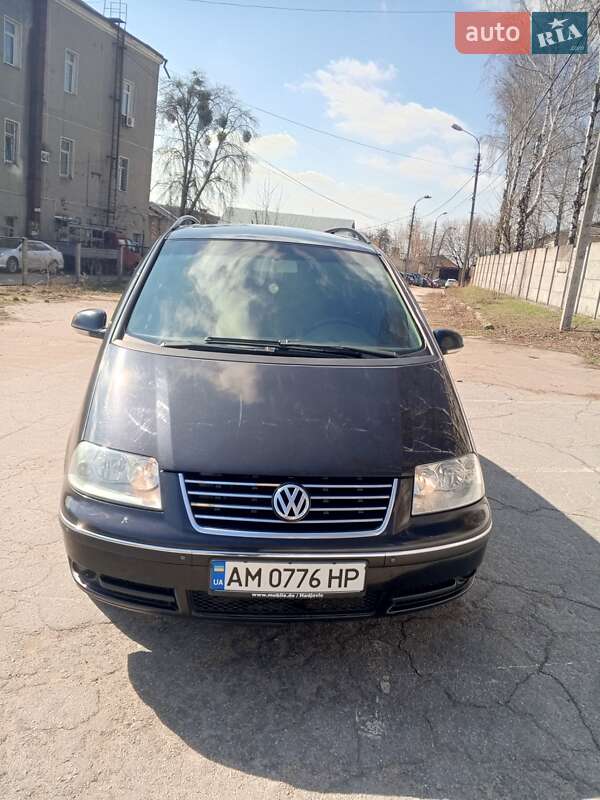 Минивэн Volkswagen Sharan 2005 в Житомире