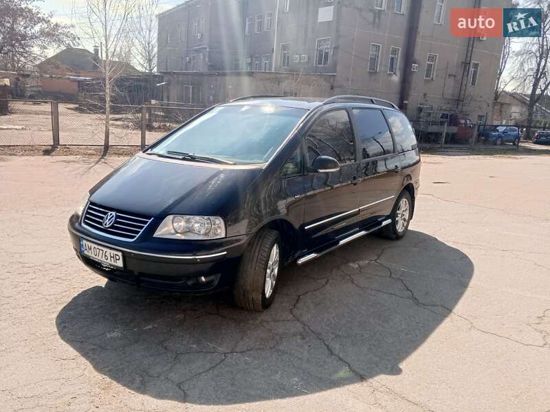 Минивэн Volkswagen Sharan 2005 в Житомире
