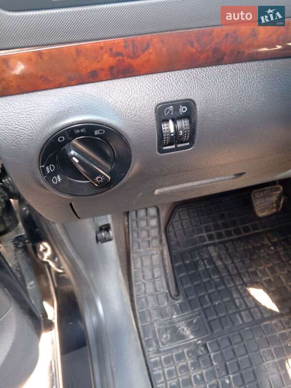 Минивэн Volkswagen Sharan 2005 в Житомире