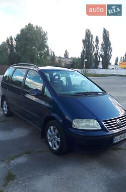 Минивэн Volkswagen Sharan 2004 в Киеве