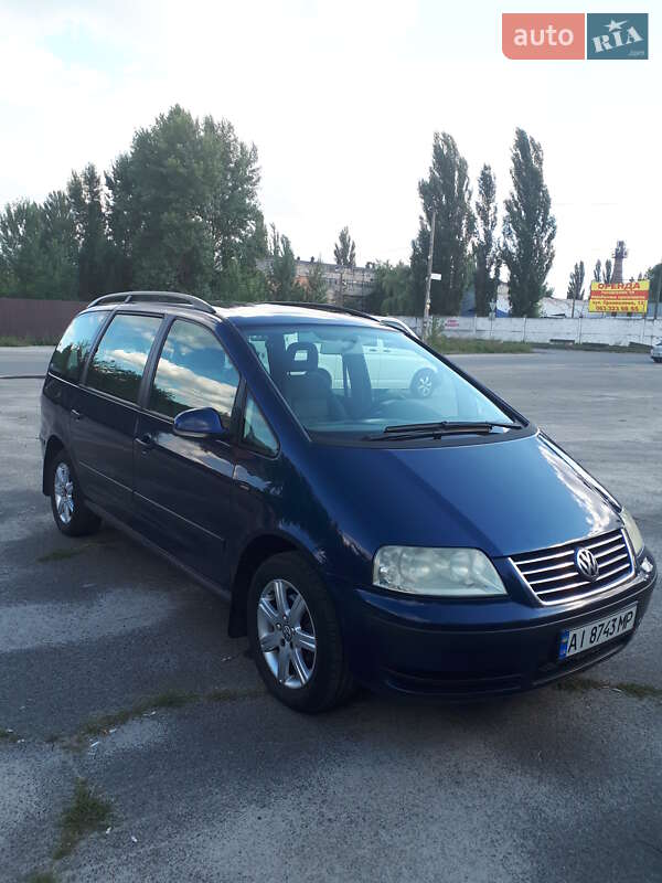 Минивэн Volkswagen Sharan 2004 в Киеве