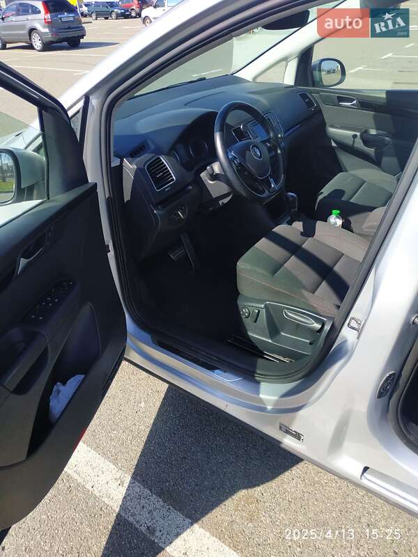 Мінівен Volkswagen Sharan 2017 в Києві