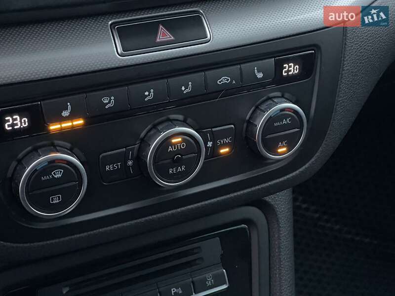 Минивэн Volkswagen Sharan 2013 в Мукачево