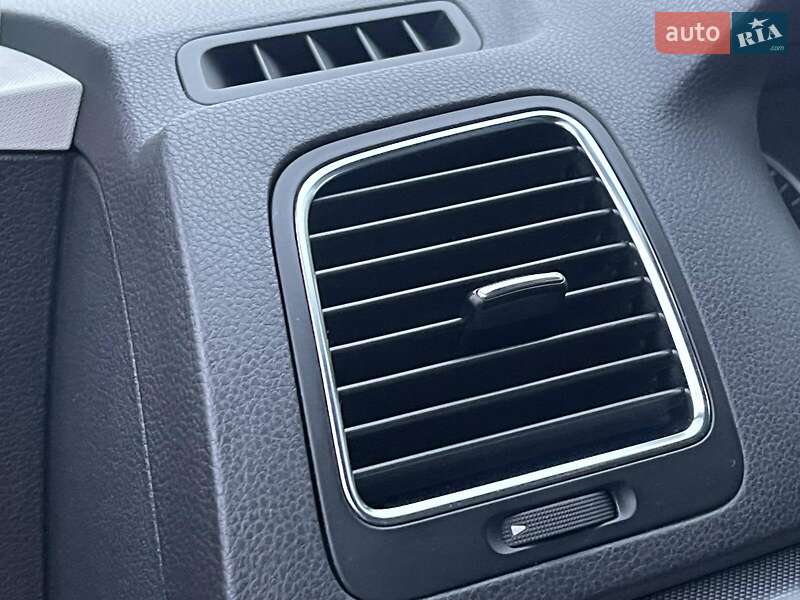 Минивэн Volkswagen Sharan 2013 в Мукачево