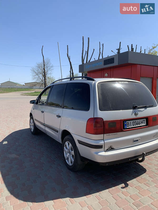 Минивэн Volkswagen Sharan 2002 в Решетиловке